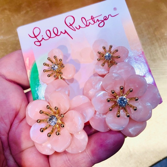 LILLY PULITZER EARRINGS NWT FLOWER BLUSH PINK - BLOOM 🩷GOLD/CRYSTAL POST - Picture 7 of 11